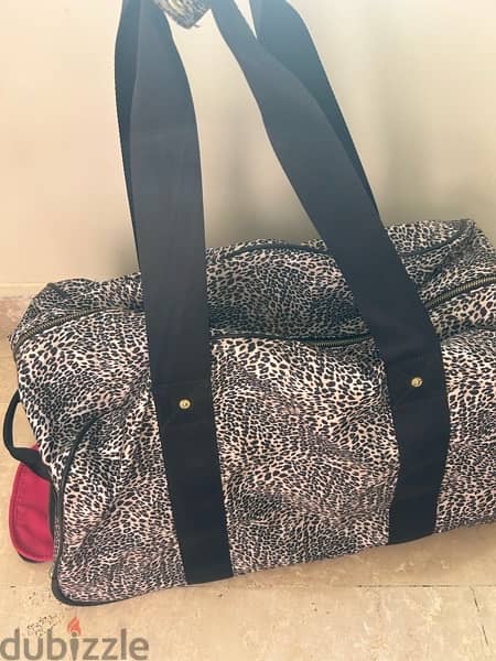 Victoria Secret carry on bag used excellent condition 2