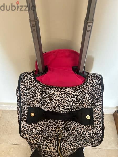 Victoria Secret carry on bag used excellent condition 8