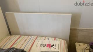 2 white beds (used only 7 months)