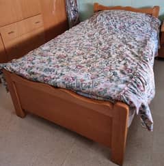 USED LIKE NEW Beautiful and Comfortable 2 Beds