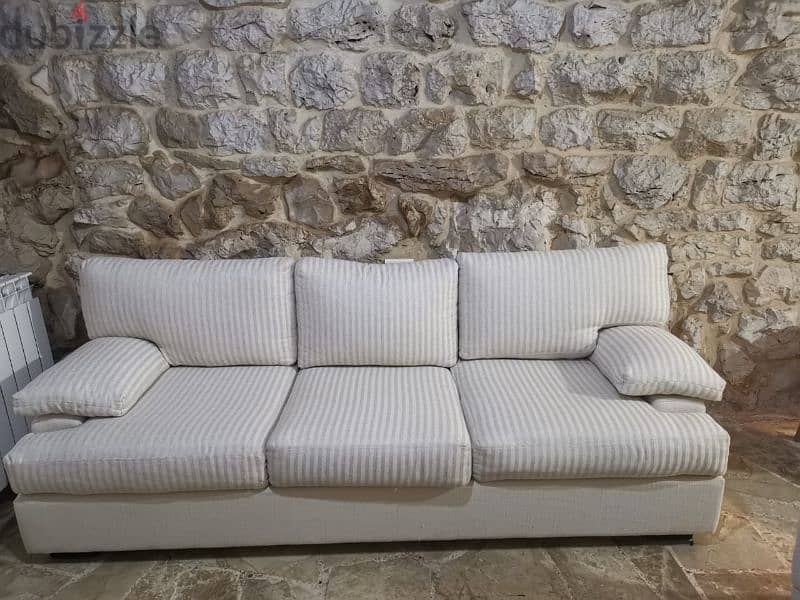 sofa L shape 4 pieces with 3 tables could me putted on many ways 4