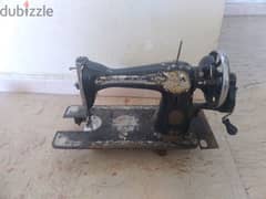مكينة خياطة مستعملة حديد شغالة نوع قديمة