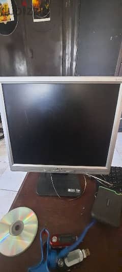 acer monitor al1717in good condition with speakers built-in