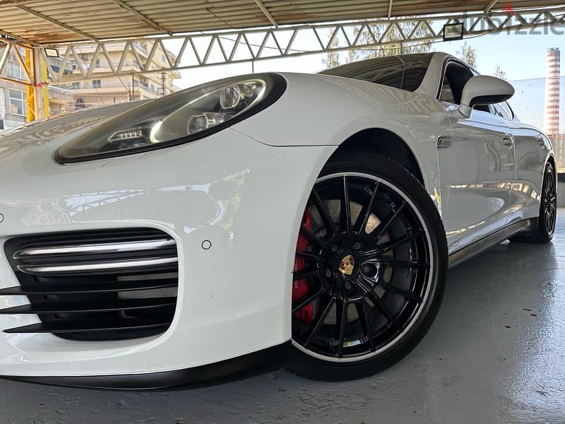 Porsche Panamera GTS 2015 ( 37,000 KM One owner Porsche Lebanon ) 3