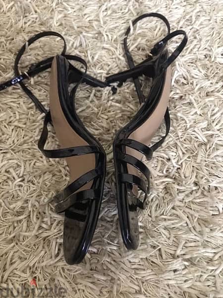 black sandals with straps 1