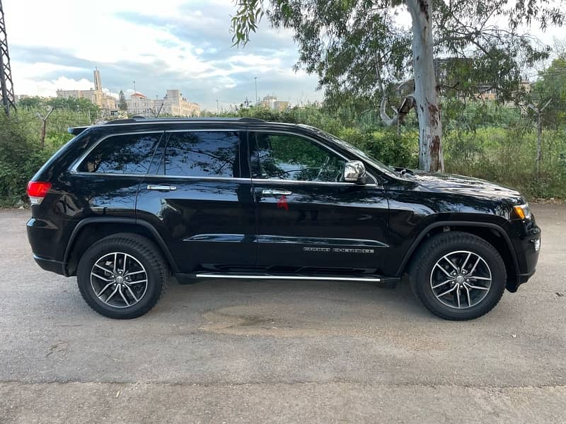 Jeep Grand Cherokee limited plus model 2018 super clean !!! 7