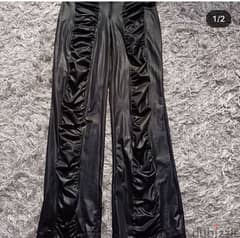 Used Pants & Top Black 7$