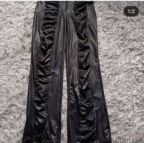 Used Pants & Top Black 7$ 0