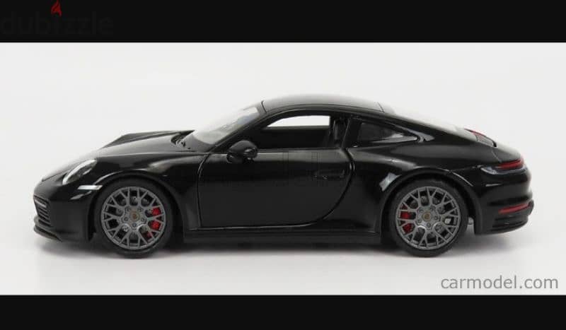 Porsche 911 (992) Carrera 4S 2020 diecast car model 1:24. 1