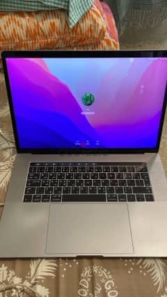 MacBook Pro 15 inch 2016 Core i7, 16GB Ram and 256GB SSD Touch Bar