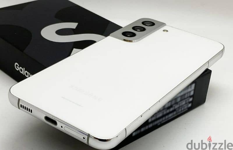 White Samsung Galaxy S22+ 5G 1