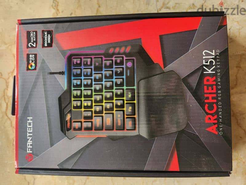 Fantech Gaming Mouse, single hand keyboard and mouse pad 4