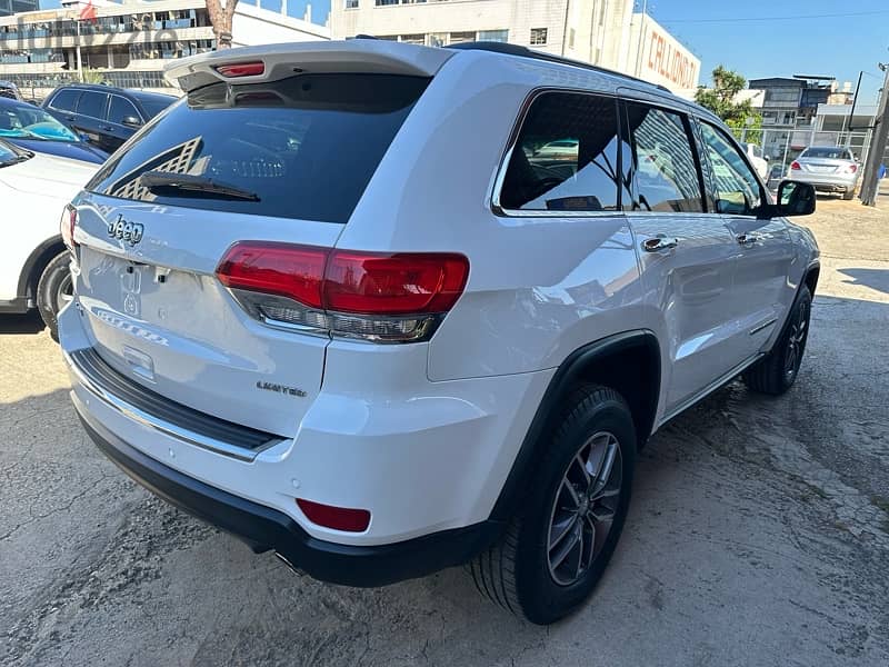 Jeep Grand Cherokee 2018 Free Registration Limited very clean 4