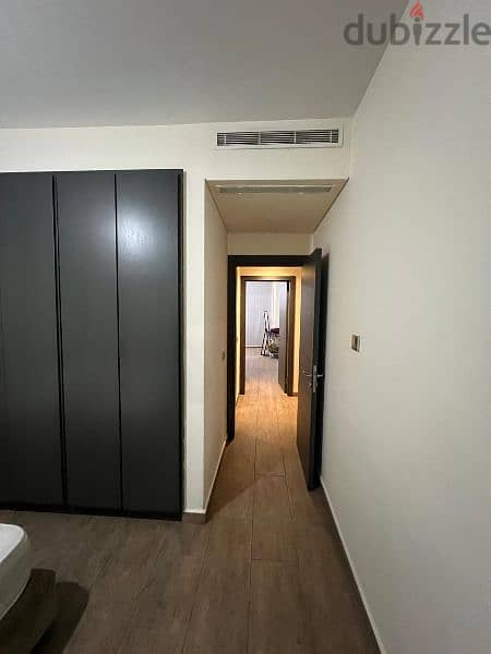 Very Upscale I 230 SQM Apartment in Sakiet al Janzeer . 9