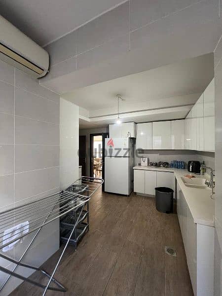 Very Upscale I 230 SQM Apartment in Sakiet al Janzeer . 13