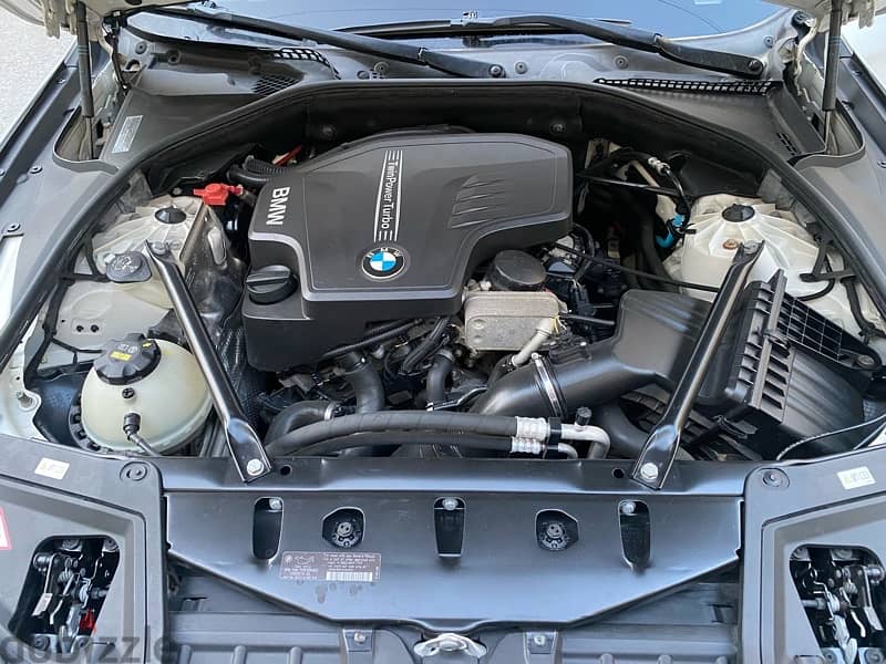 BMW 5-Series 2015 10