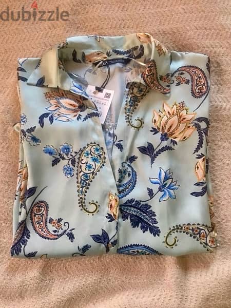 New ZARA  green floral blouse 2