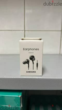 Earphones samsung 3.5mm black great & new price 0