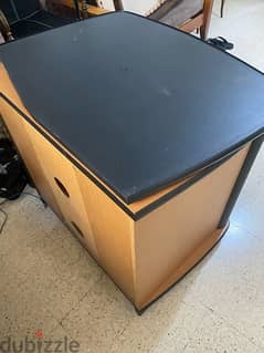 طاولة تلفزيون مع خزانة 0