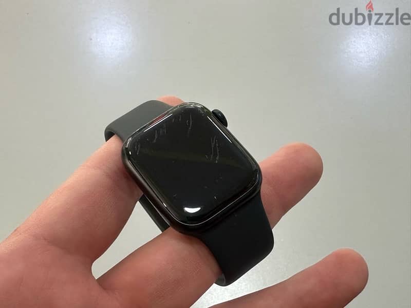 Apple Watch Series 8 40Mm clean scratches on screen 3