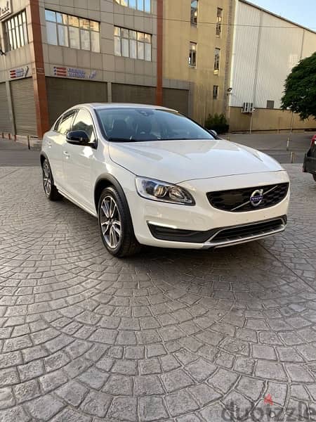 Volvo S60 Cross Country 2017 AWD, one owner company source 4