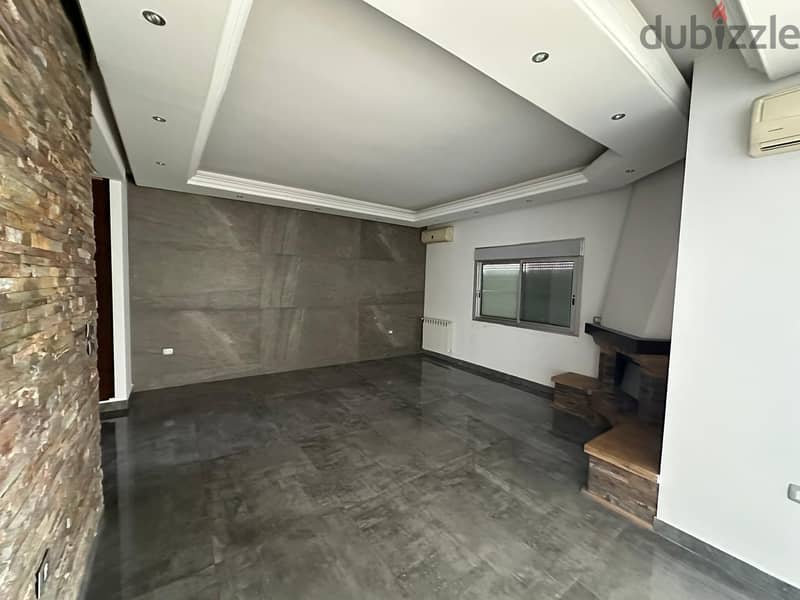 200 m² Apartment For Sale in Monteverde 5