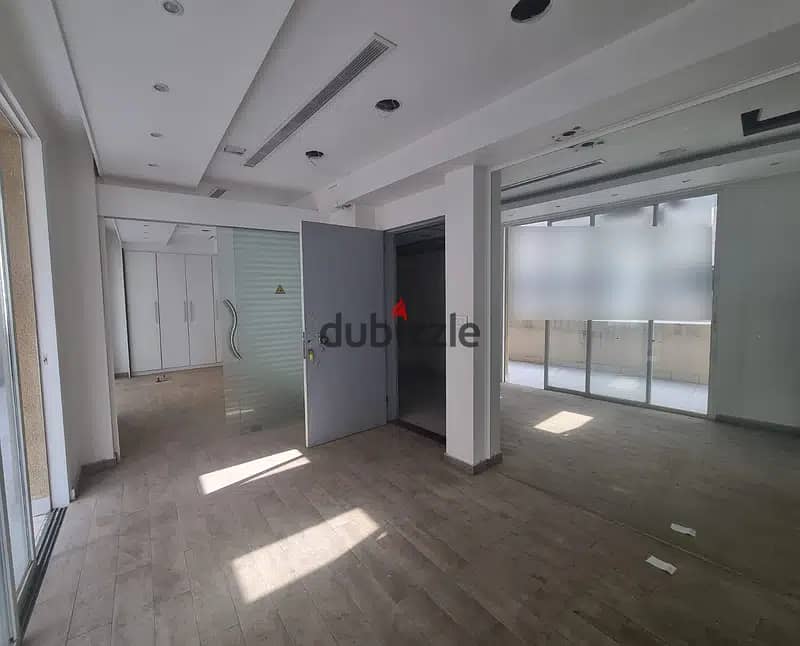 HIGH-END OFFICE IN DOWNTOWN PRIME (100Sq) PANORAMIC VIEW (BTR-144) 1