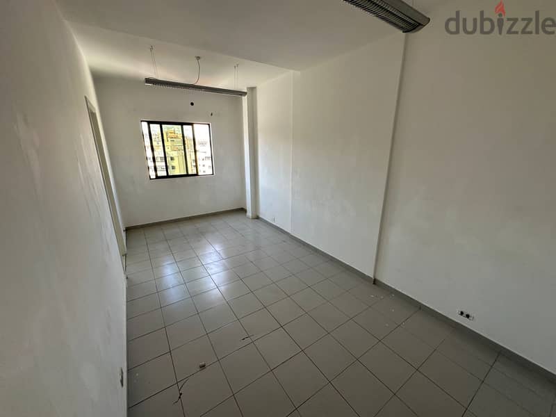 Office for Rent in Jdeideh مكتب للإيجار في جديدة 2