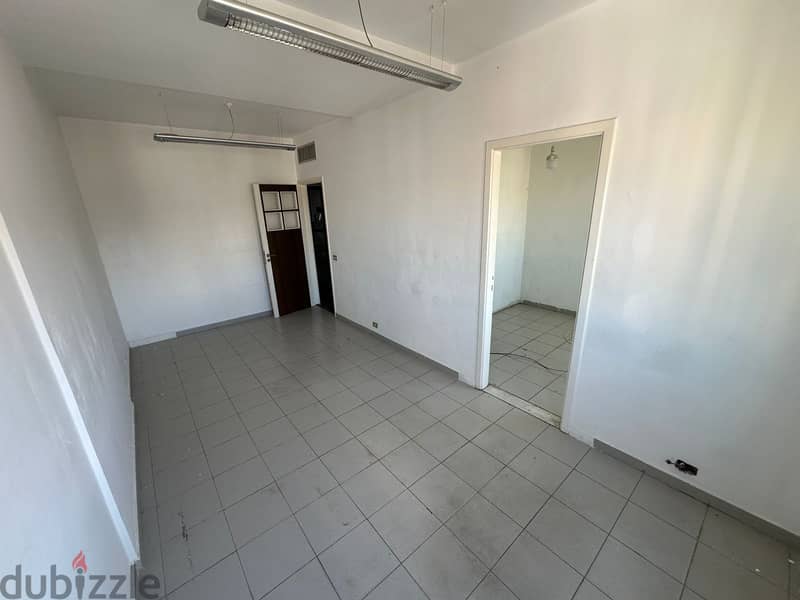 Office for Rent in Jdeideh مكتب للإيجار في جديدة 3