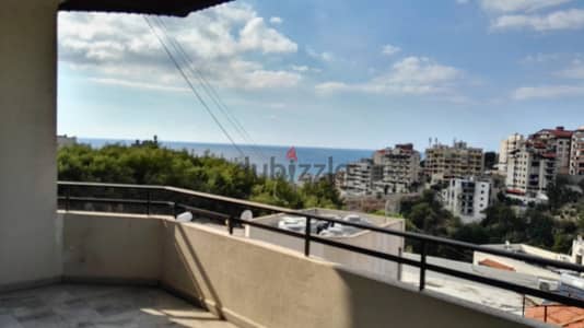 3 bedroom apartment +sea view 4 sale in Aoukar شقة للبيع في عوكر