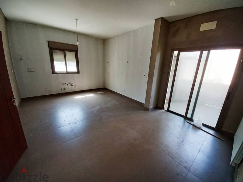High - End Apartment for sale in Naqqacheشقة فخمة للبيع في النقاش 4