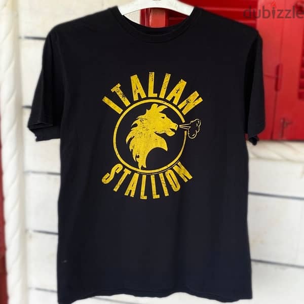 BAY ISLAND Black Italian Stallion T-Shirt. 1