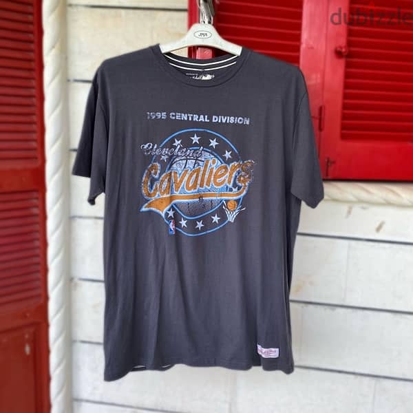 MITCHELL & NESS x NBA HARDWOOD CLASSICS Cleveland Cavaliers T-Shirt. 0