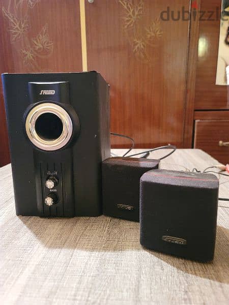 Suzika radio and speakers for sale 1
