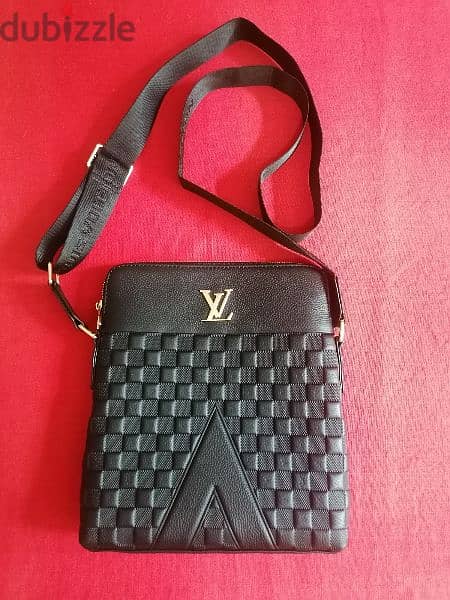 Louis Vuitton original men's leather bag 1