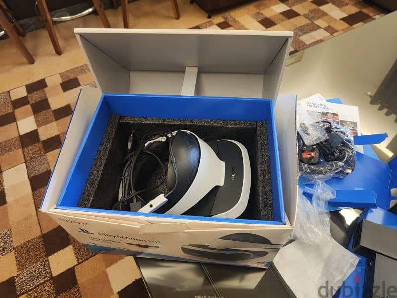 VR PS4+PS5 with move sticks & accessories. 5