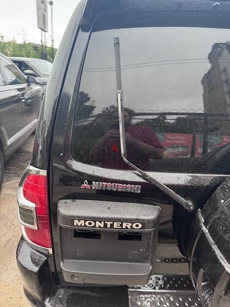 Mitsubishi Montero 2001 3