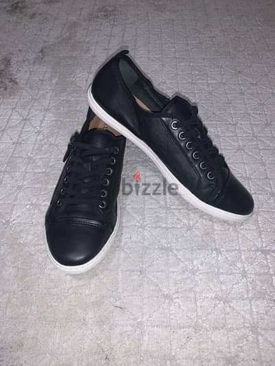 original black leather sneakers