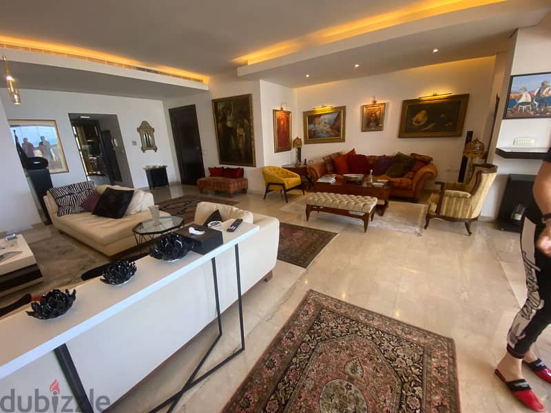 FULLY FURNISHED IN AIN EL MRAISSEH PRIME (220SQ) 3 BEDROOMS , (JNR-269 1