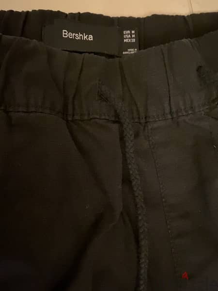 Bershka black cargo pants (Medium) 1