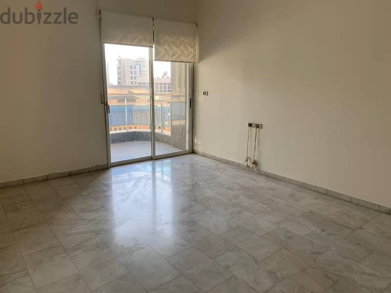 350 sqm Apartment for rent in Talat Al Khayat 2