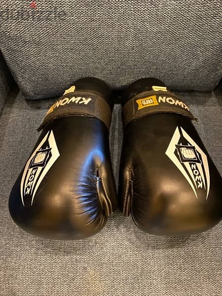 KWON- Semi-contact gloves 1