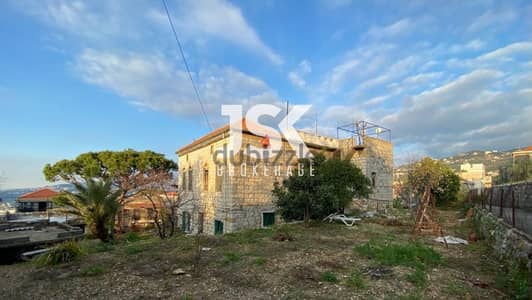 L15212- An Old Lebanese House In A Large Land In Kornet Chehwan