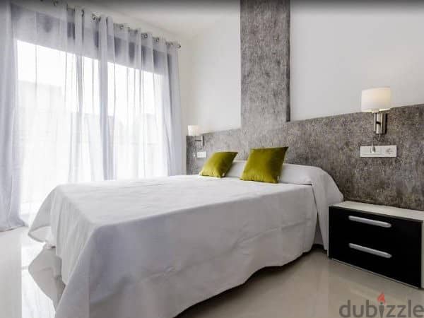 Spain Alicante furnished apartment just a walk from the beachRML-01415 10