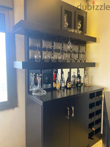 Bar with compartments 2