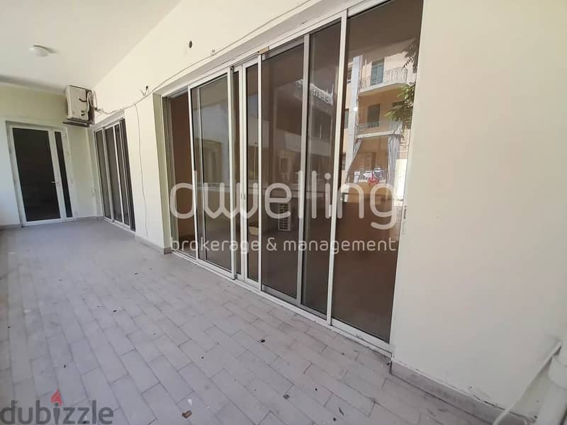 Spacious apartment in the heart of achrafieh Carré d'Or. 4