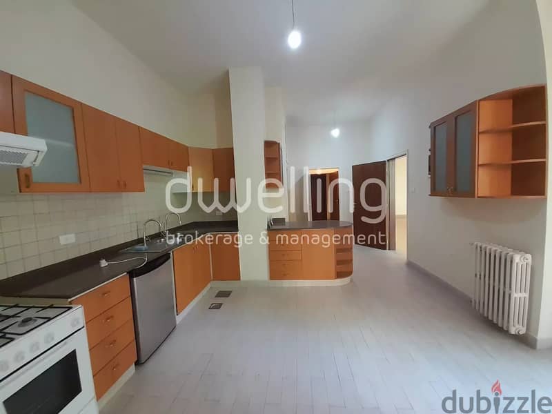 Spacious apartment in the heart of achrafieh Carré d'Or. 6