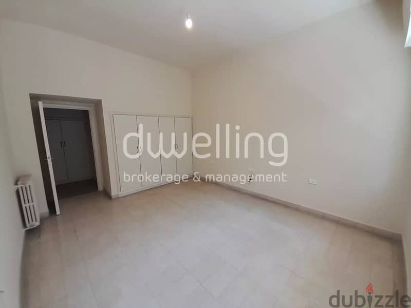 Spacious apartment in the heart of achrafieh Carré d'Or. 10