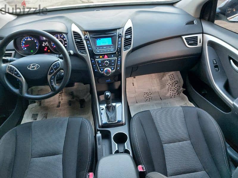 Hyundai GT elantra 2016 clean carfax ajnabye 9