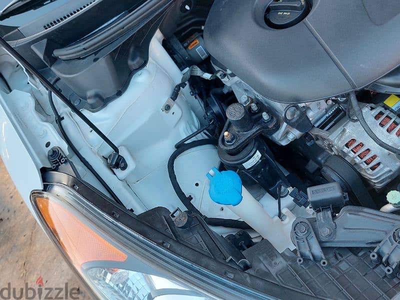 Hyundai GT elantra 2016 clean carfax ajnabye 18